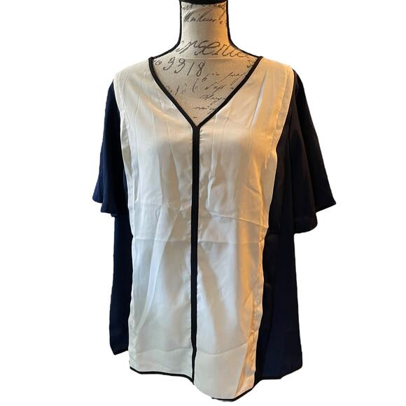 Bloomchic Navy Blue Cream V Neck Shirt Size 12 - Picture 2 of 5